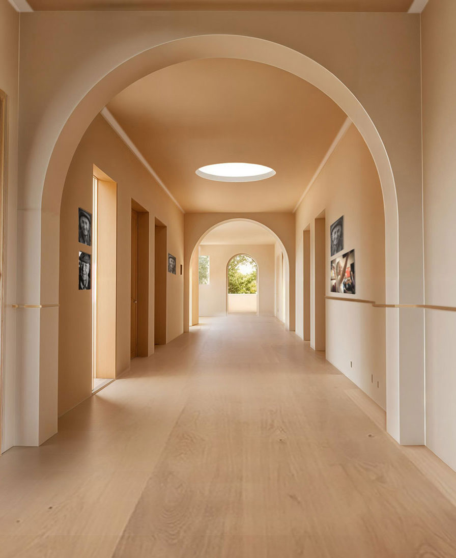 MerleZadeh_AmaraHaynes_HALLWAY_v2